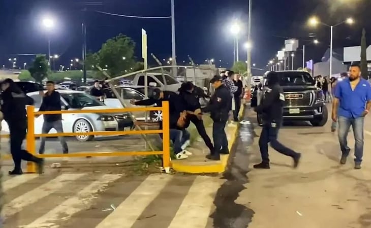 VIDEO: Policías municipales golpean a civil en estacionamiento de la Fenapo
