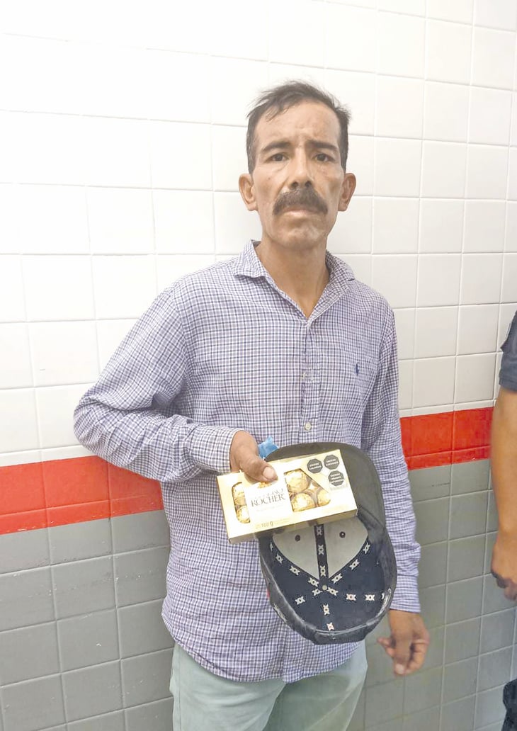 Hombre roba caja de chocolates de Soriana
