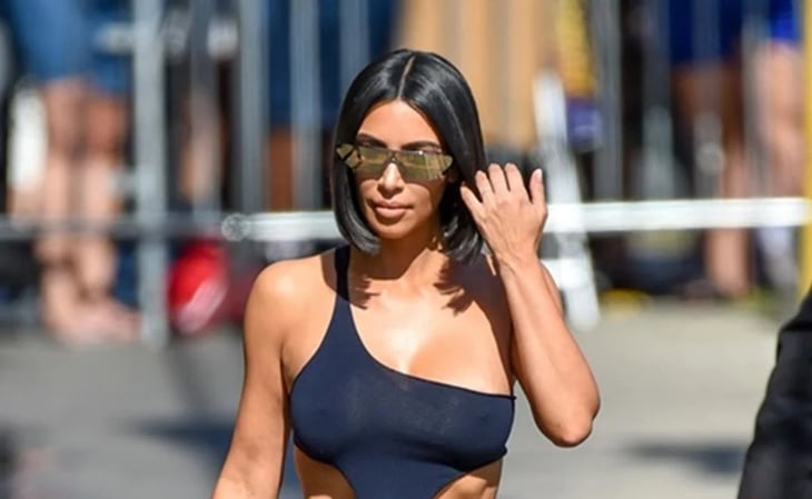 Kim Kardashian delinea su silueta 'imposible' con bodysuit negro