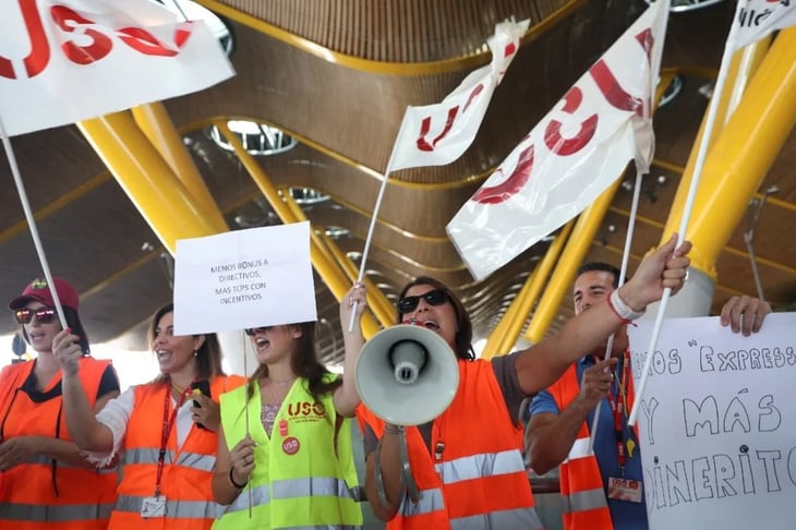 Empleados de Iberia Express van a huelga por bajos salarios