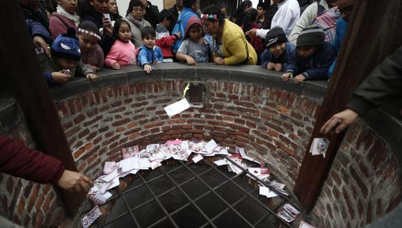 Santa Rosa de Lima: fieles realizan colas desde la madrugada para dejar carta en pozo de los deseos