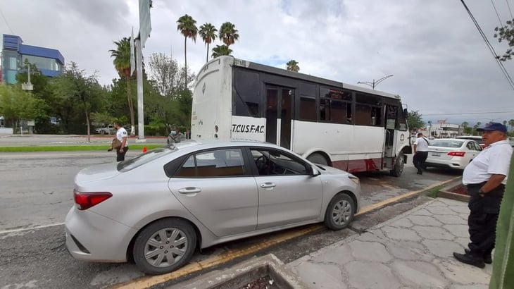 Conductor mal estacionado provoca choque en la colonia Guadalupe