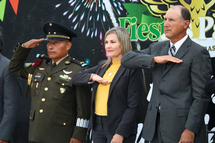 Norma Treviño encabeza ceremonia cívica por inicio del mes patrio