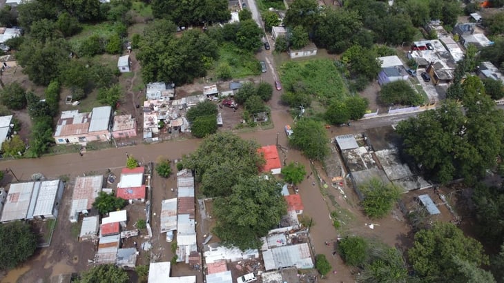 Inundaciones arrasan con autos y viviendas en Múzquiz ya hay un muerto
