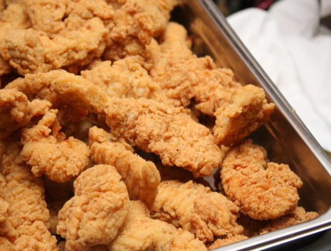 Franquicias de comida rápida de pollo frito aumentan sus ventas