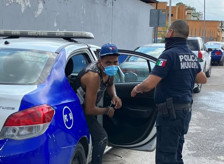 Policía Municipal evita robo en tienda Oxxo del Fraccionamiento Carranza
