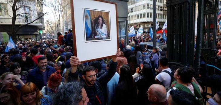 Miles de argentinos protestar por el atentado a  Cristina