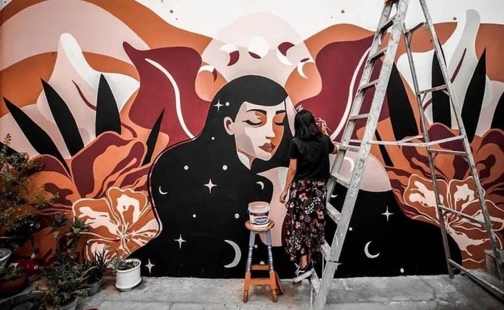 Moon Venture, la artista potosina que ha conquistado a grandes marcas con sus murales femeninos