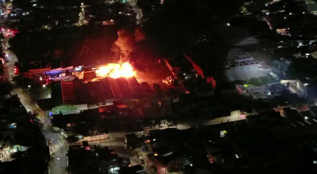 Vecinos reportan incendio en San Juan Ixhuautepec