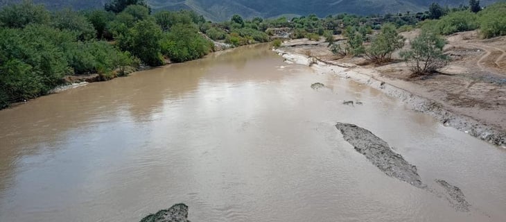 Río Aguanaval pone en alerta a 15 comunidades de Viesca y una ya fue desalojada