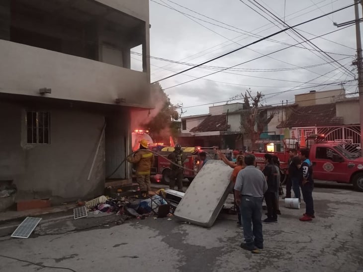Familia de la colonia Praderas de Monclova pierde patrimonio tras quemarse su casa 