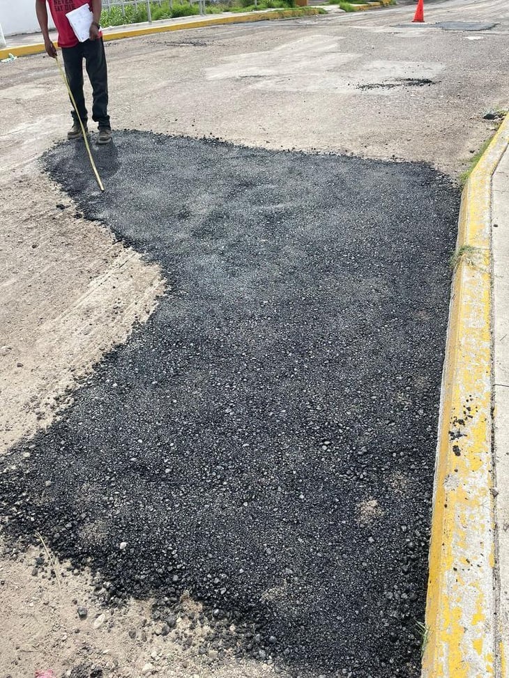 Obras Públicas repara baches en diferentes puntos de la ciudad de Piedras Negras