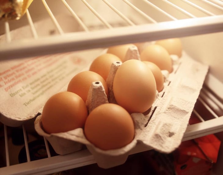 ¿Por qué se mete el huevo al refrigerador?