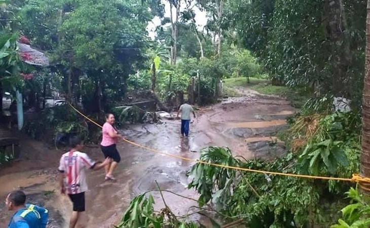 Lluvias dejan ríos desbordados y daños en viviendas en Chiapas