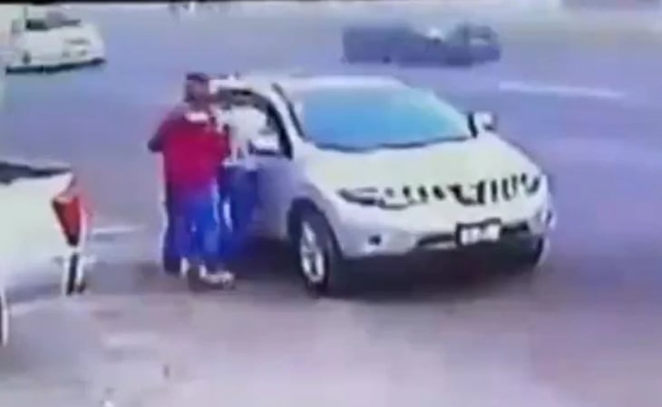 VIDEO: Sujetos amagan a un hombre y roban su camioneta en Morelia, Michoacán