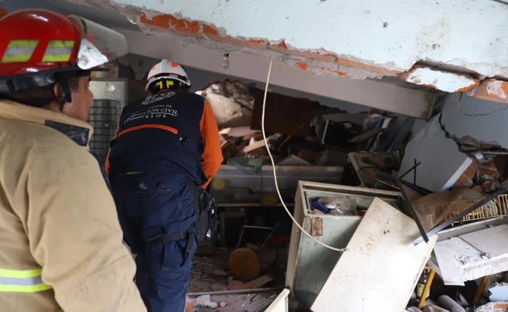 Localizan a 2 mujeres muertas bajo los escombros en Cuernavaca