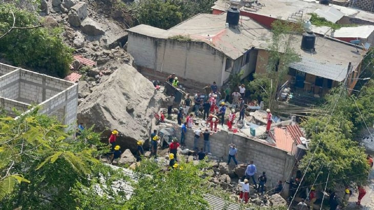 Derrumbe deja 2 casas dañadas y 3 muertos en Morelos
