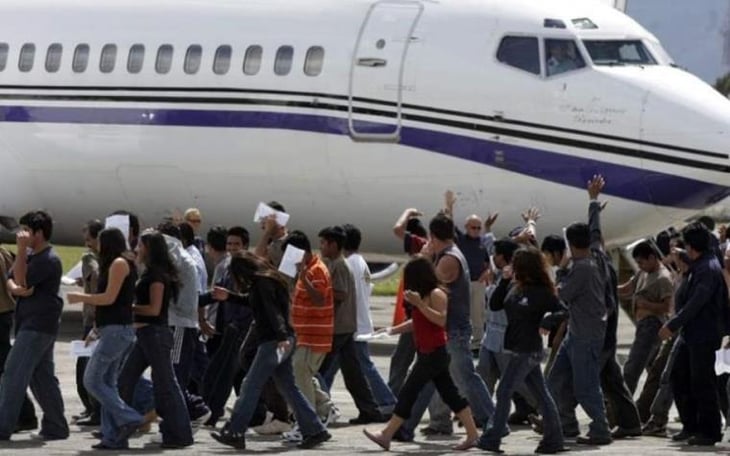 Biden presiona a México para que acepte migrantes