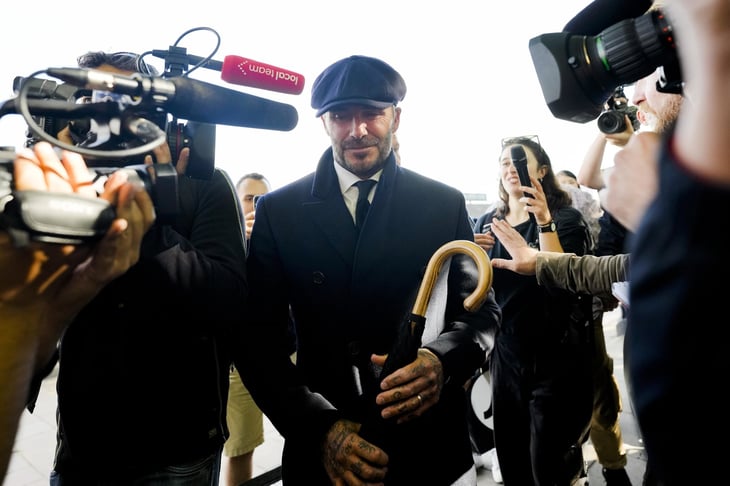 David Beckham se forma en la fila para despedir a la reina Isabel II