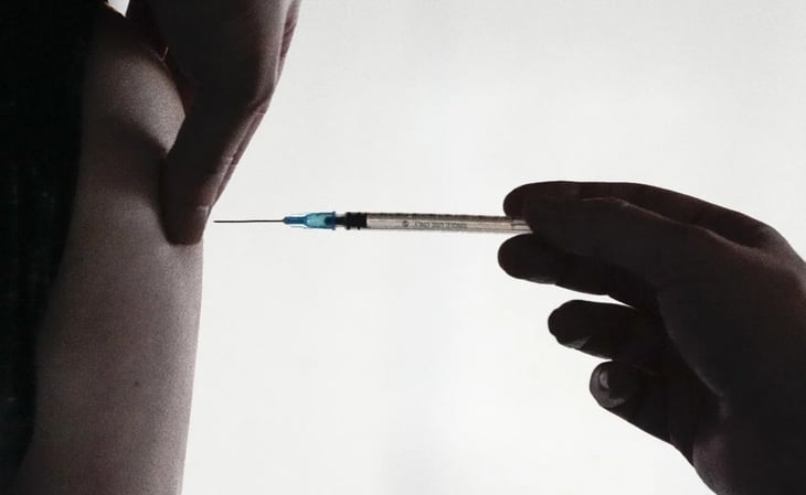  Personas que tuvieron Covid-19 pero no se vacunaron pierden anticuerpos un año después: Estudio