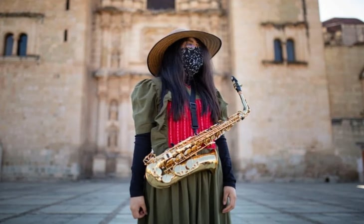 Asegura AMLO que la saxofonista María Elena Ríos tendrá protección federal