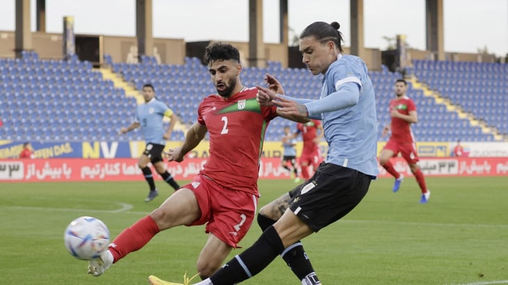 Irán derrota a Uruguay por un gol