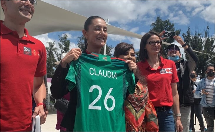 Claudia Sheinbaum promete pintarse el cabello si México pasa al quinto partido