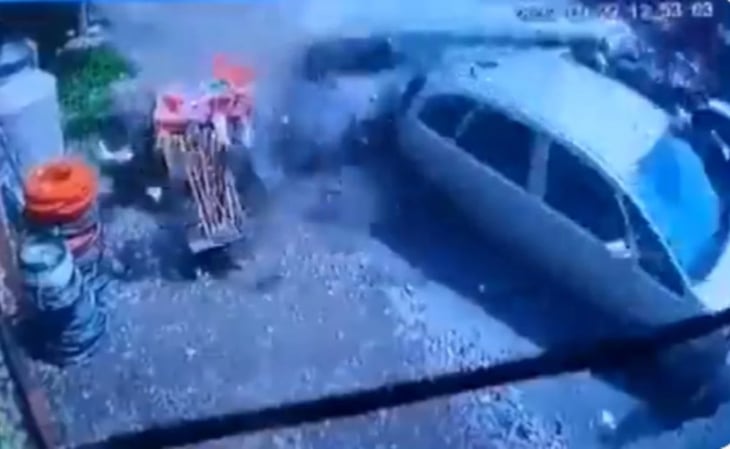 Video: Captan el momento exacto en que tráiler sin frenos impacta autos y negocios en Yecapixtla