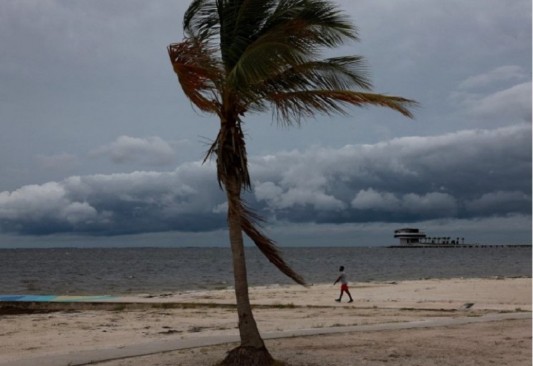 Huracán 'Ian' alcanza categoría 4 en su camino hacia Florida