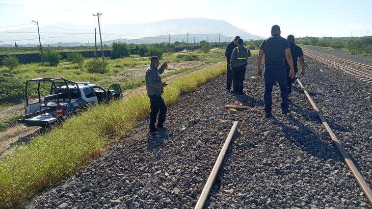 “Chatarreros” de la colonia Ramos Arizpe cortan parte de la vía del tren de Ferromex en Monclova 