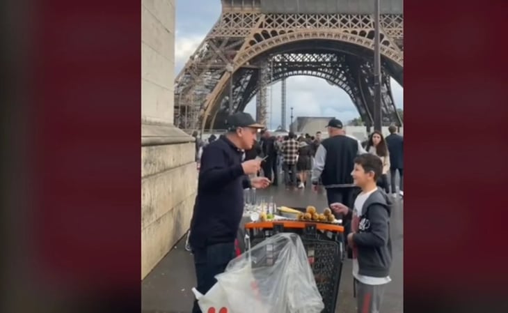 TikTok: Vendedor conquista a París vendiendo elotes