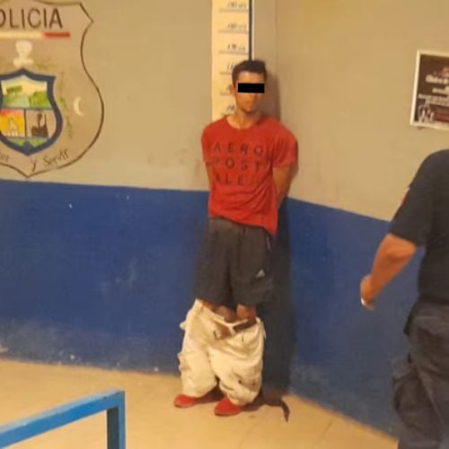 Policías detienen a delincuente que asalto a mujer en el sector el Pueblo en Monclova 