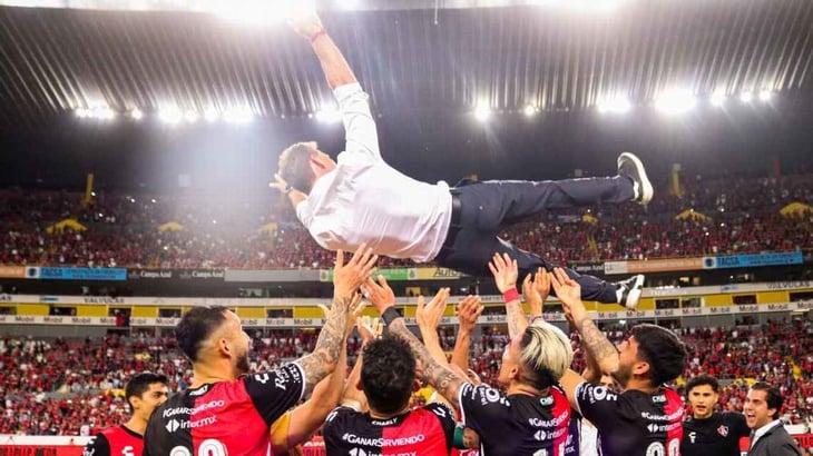 Atlas despide con honores a Diego Cocca en el estadio Jalisco, el técnico del bicampeonato
