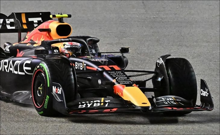 Checo Pérez logra su cuarta victoria en la Fórmula 1 tras ganar el GP de Singapur