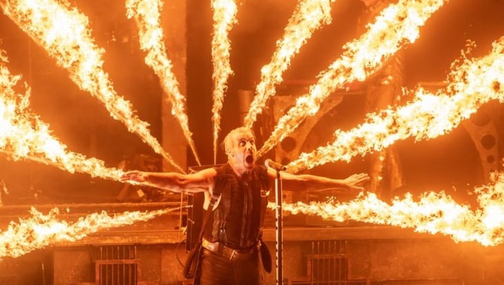 Rammstein enciende el Foro Sol con fuego y metal