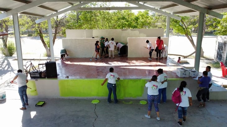 La SIDS, Alcalde y papás pintan primaria Año de Juárez