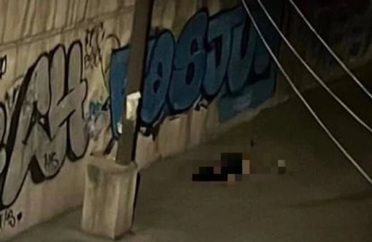 Descartan feminicidio tras foto de joven tirada bajo puente en Naucalpan; está viva: comisario