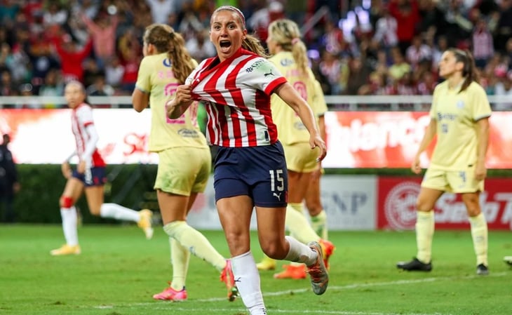 Chivas empata de forma agónica al América en el Clásico Nacional de la Liga MX Femenil
