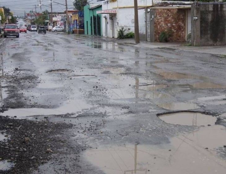 Ciudadanos piden restauración en calles dañadas por las lluvias
