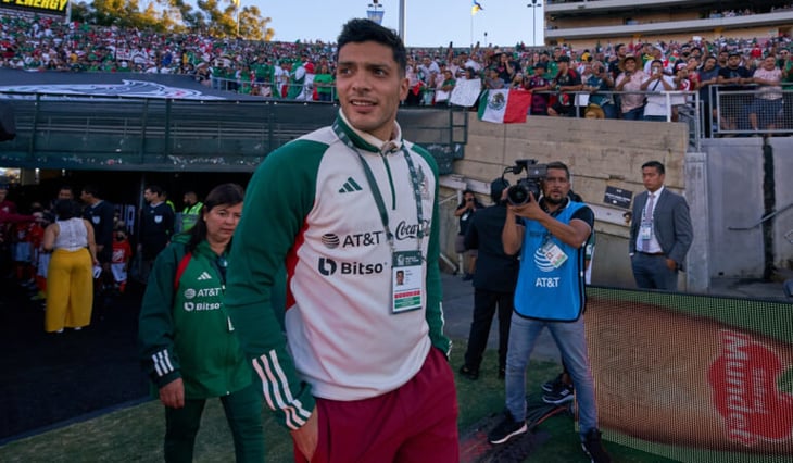 Raúl Jiménez reta al Dibu Martínez para el México-Argentina en Qatar 2022