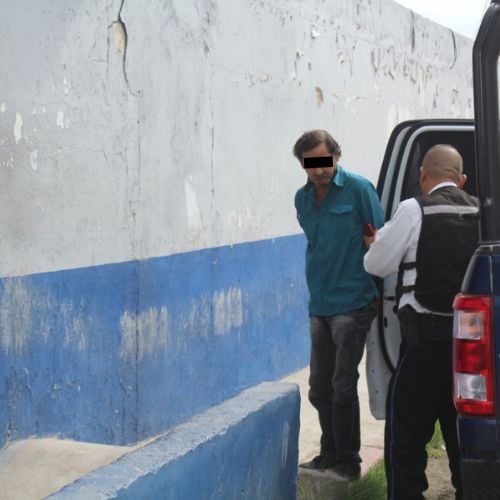 Hombre es detenido por alterar el orden público en la colonia Miravalle en Monclova