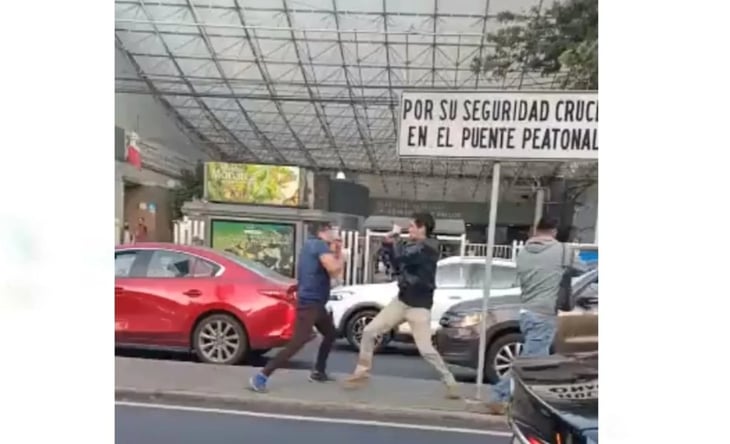 VIDEO: Graban a automovilistas 'muy gallos' peleando tras incidente vial en la alcaldía Álvaro Obregón