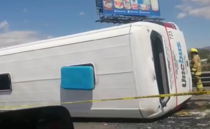 Video: Volcadura de autobús deja 2 muertos y 14 lesionados en Silao, Guanajuato