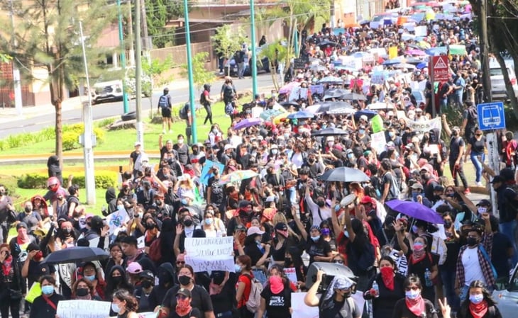 Por segundo día, estudiantes protestan contra acoso y falta de seguridad en Veracruz