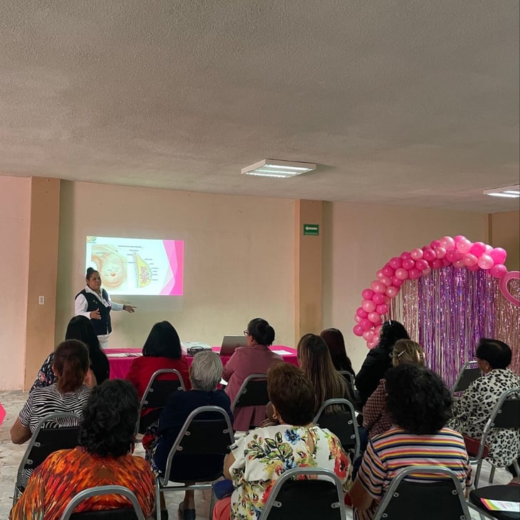 DIF Coahuila acerca a funcionarios de San Buena plática sobre cáncer de mama 