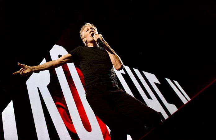 Con un escenario en forma de cruz, Roger Waters hace retumbar el Palacio