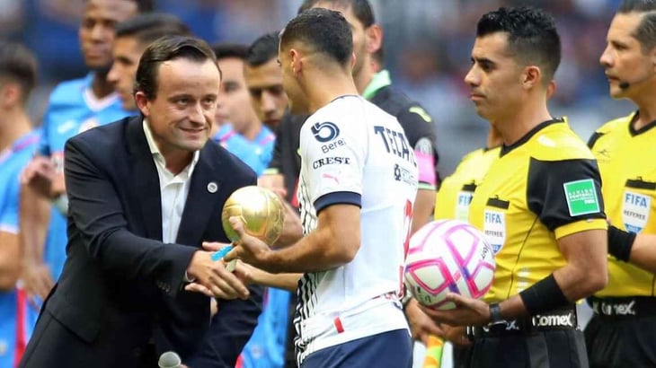 Germán Berterame recibió Balón de Oro en el marco del Monterrey vs. Cruz Azul