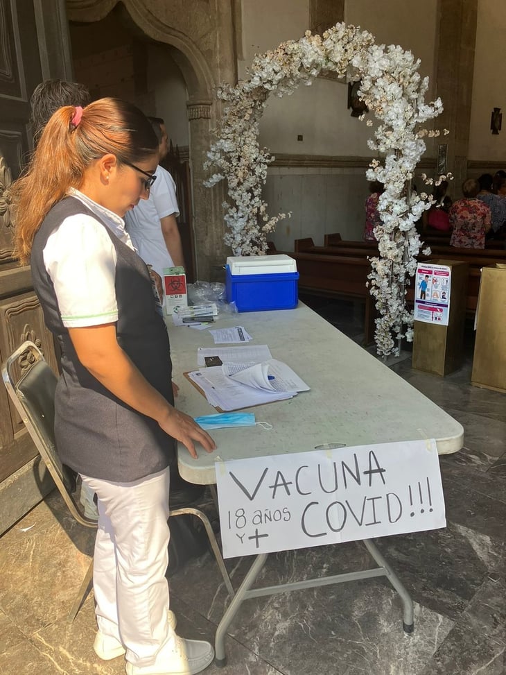 Iglesia de Monclova brinda vacunas anti Covid-19