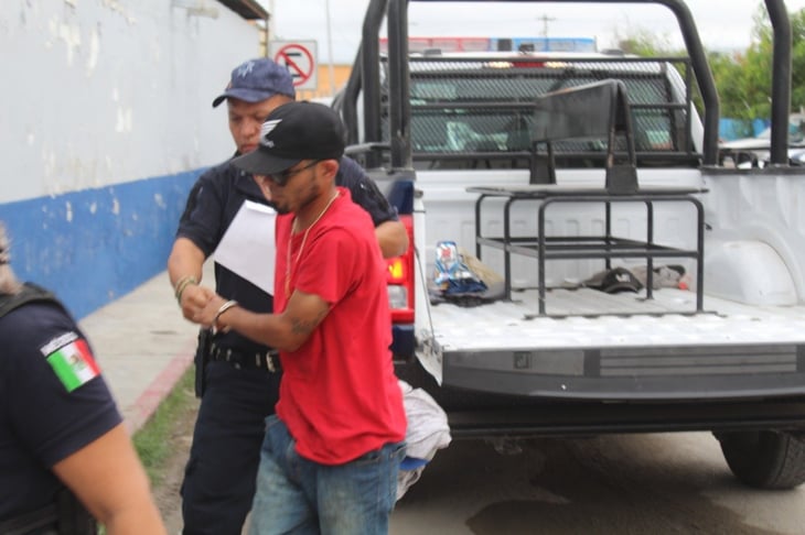 Hombre husmeaba en autos estacionados en el Fraccionamiento Francisco. Madero