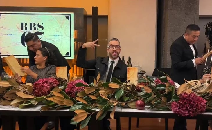 Con Chumel, Martinoli y Escorpión Dorado comienza la cena de Salinas Pliego